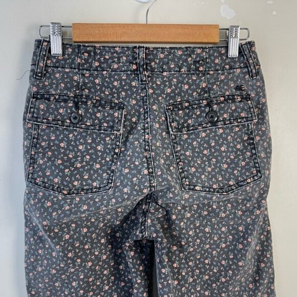 American Eagle high rise floral button fly cargo grey pink pants size 0 - Picture 4 of 11